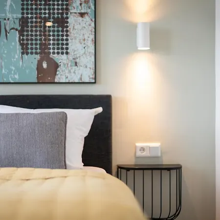 Aparthotel Bright Center
