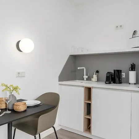 Bright Center Aparthotel